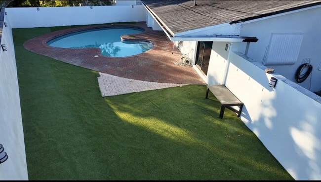 Foto del edificio - 600 NW 38th Ct