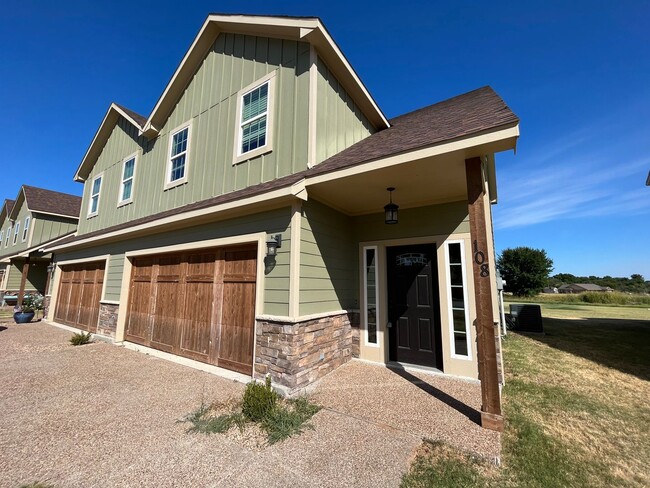 Building Photo - 148-154 Eagle Meadow Drive