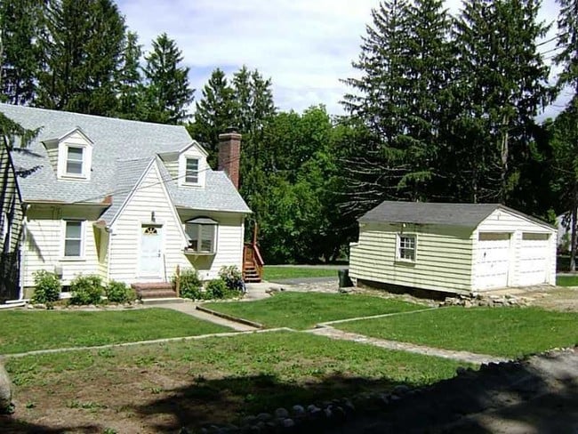 Building Photo - 109 Bishop Hill Rd