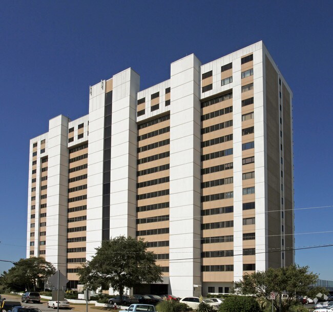 Harbour Gate Apartments in Virginia Beach, VA