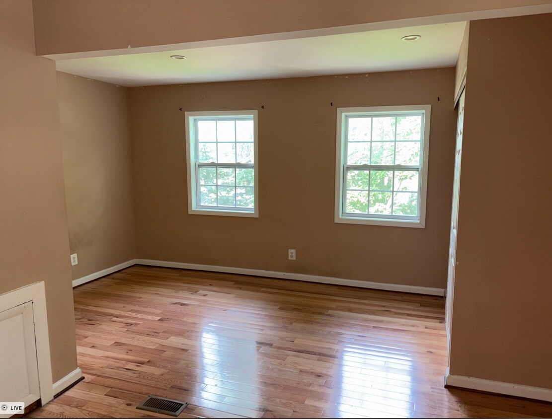 Foto principal - 12118 Centerhill St