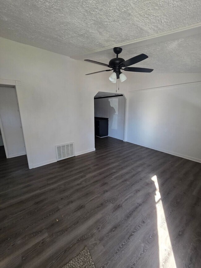 Foto del edificio - LIMITED TIME**NO APPLICATION FEE**1/2 OFF DEPOSIT**