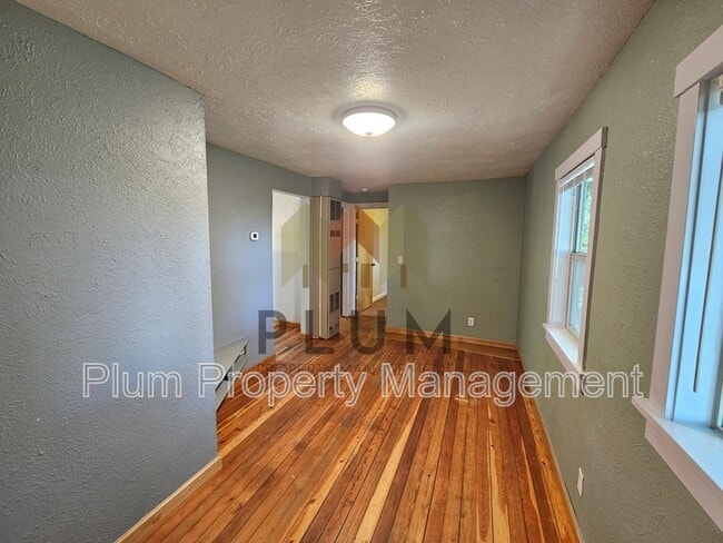 Building Photo - 1417.5 S 2nd St W