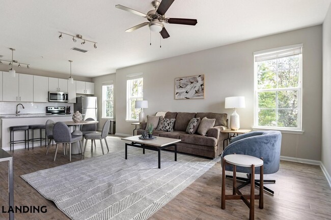 Building Photo - 2300 Tapestry Park Dr