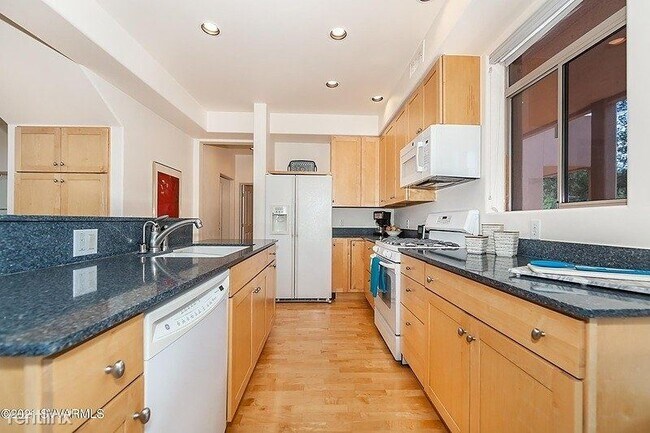 Building Photo - 1 br, 1.5 bath House - 186 Arroyo Pinon Dr...