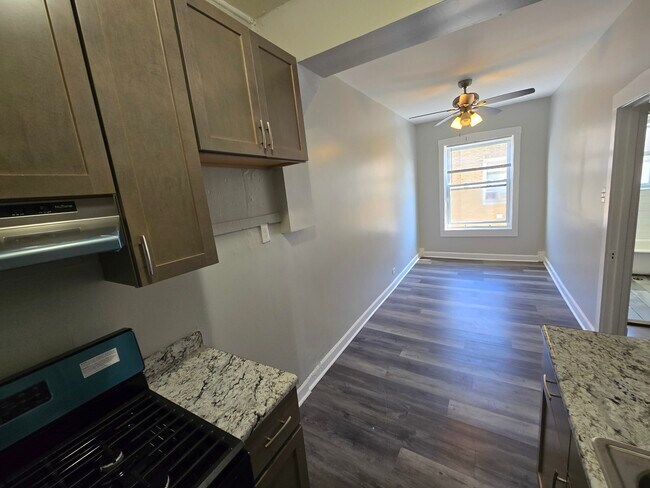 Foto del edificio - 4753 N Monticello Ave
