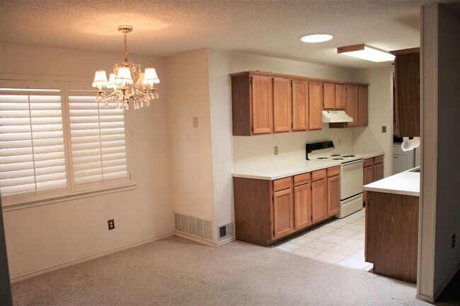 Foto del edificio - 3/2/2 in location with easy access to Loop...