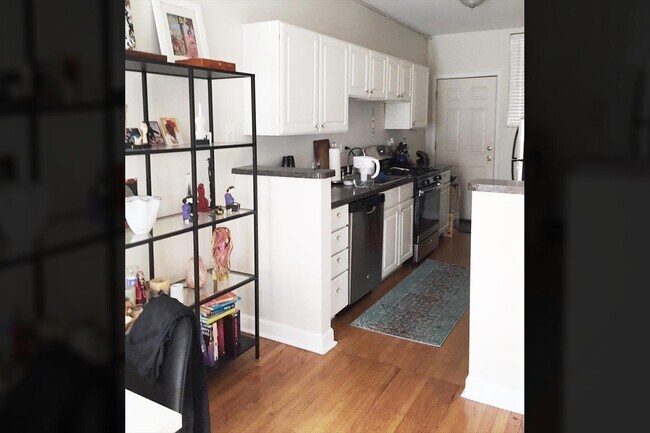 Foto del edificio - 717 W Roscoe St