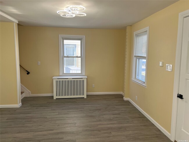 Foto del edificio - 363 Hewlett Pkwy