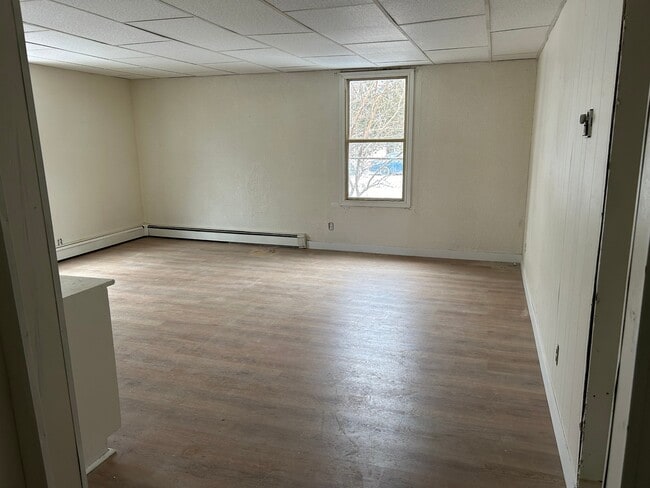 Building Photo - 324 Vidal St S