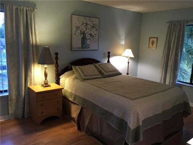 Foto del edificio - 2655 Pine Ridge Way N