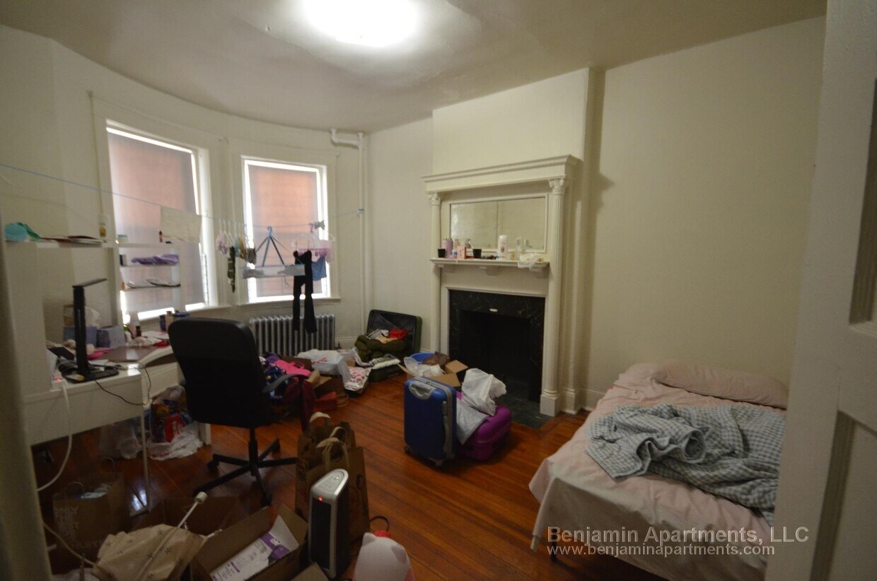 Primary Photo - 1377 Commonwealth Avenue
