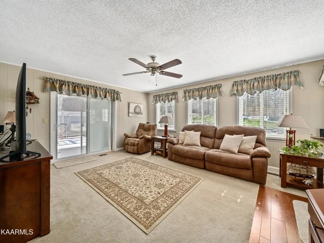 Building Photo - 150 Lakeshire Dr