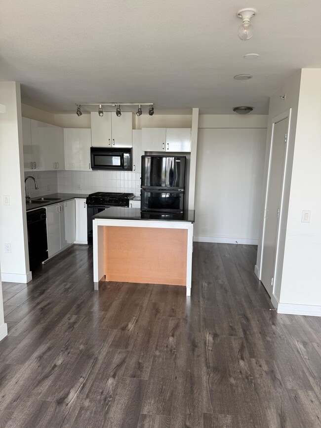 Building Photo - 151 2nd St W