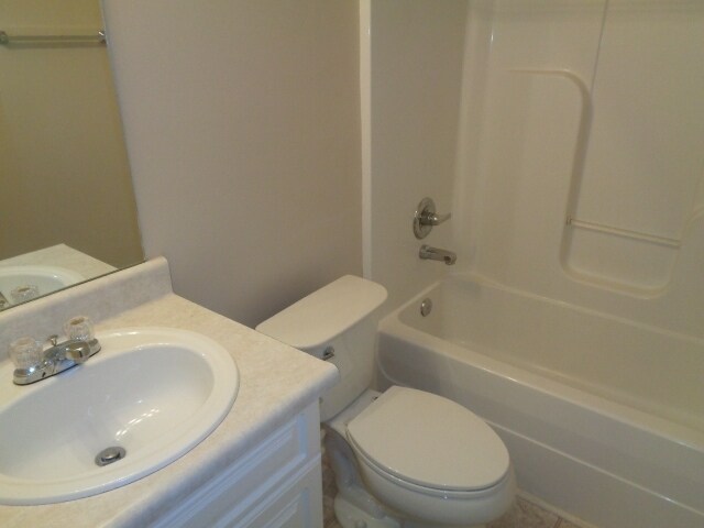 Building Photo - 804 Starglen Ct