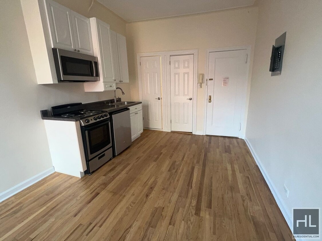 Primary Photo - WEST 72 STREET