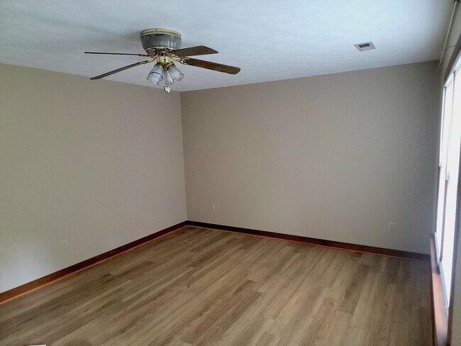 Foto del edificio - Beautiful 3 Bedroom, 2 Bathroom Home for R...