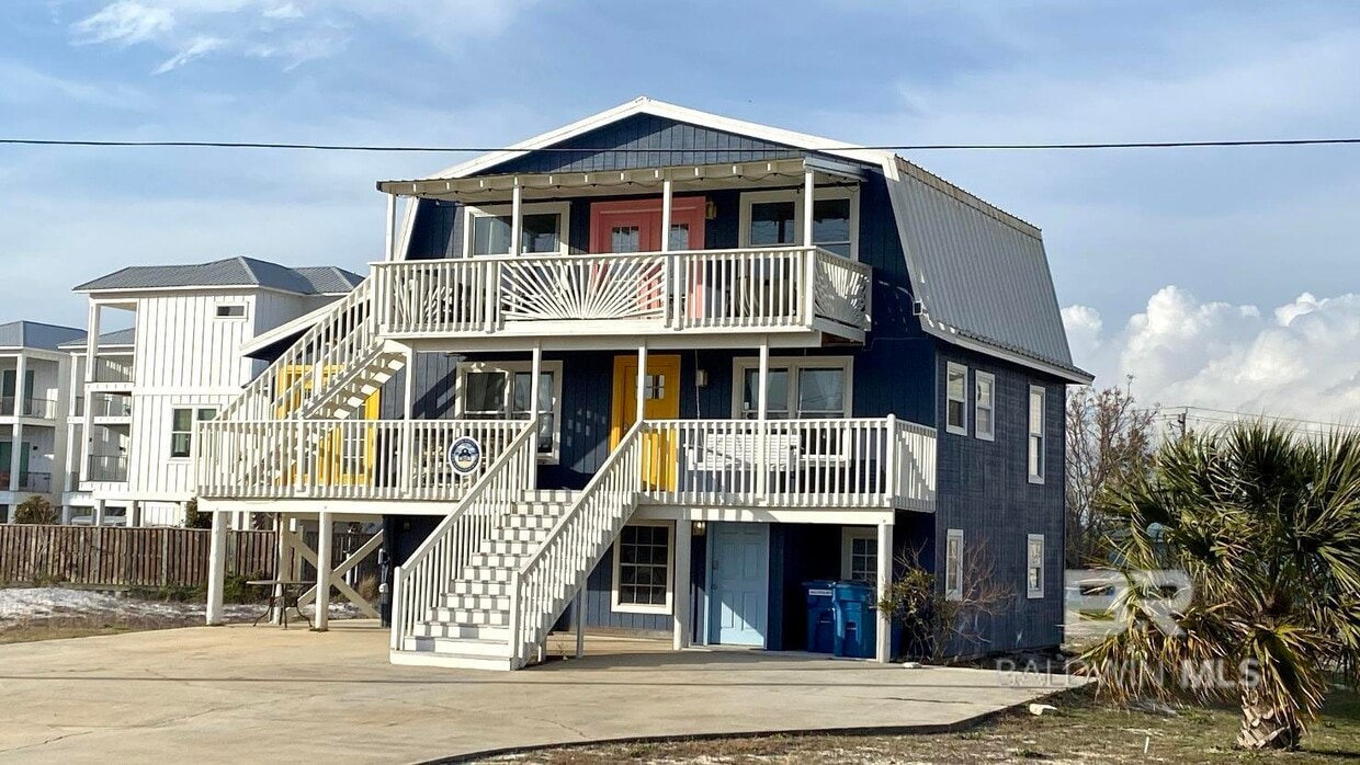 Primary Photo - 450 E 1st Ave