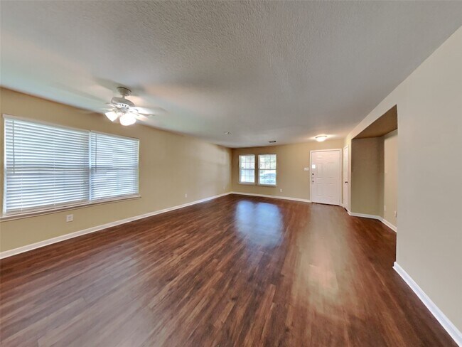 Building Photo - 6907 Oleander Grove Way