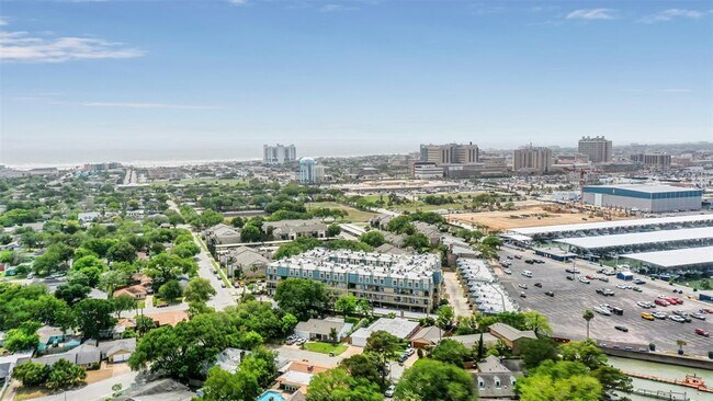 Foto del edificio - 1009 Harbor View Dr