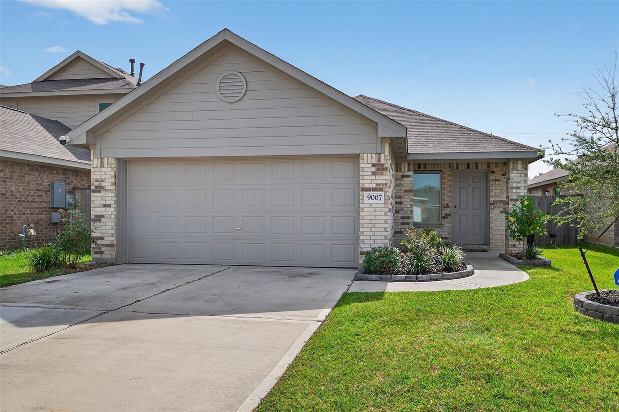 Primary Photo - 9007 Estes Lks Dr