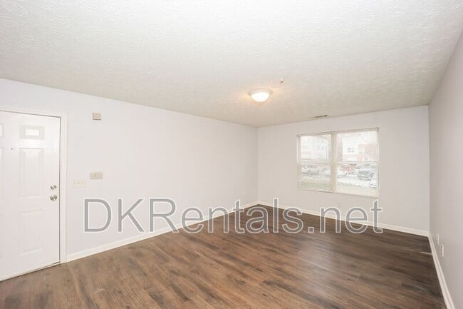 Foto del edificio - 12101 Fairington Ridge Cir