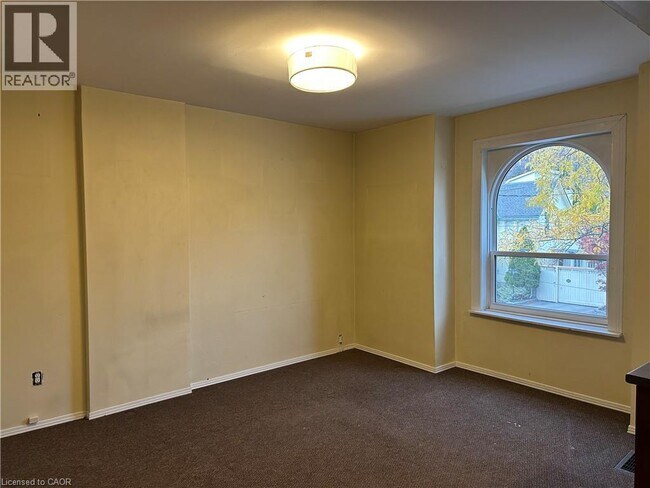 Photo du bâtiment - 196 Hatt St