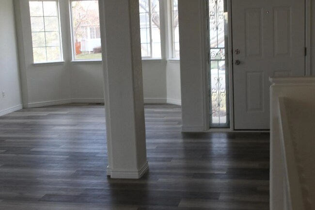 Building Photo - 11434 River Run Cir