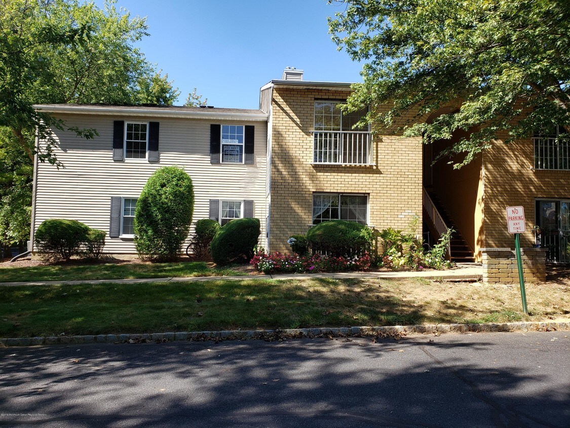 712 Zlotkin Cir Unit 7, Freehold, NJ 07728 Condo for Rent in Freehold