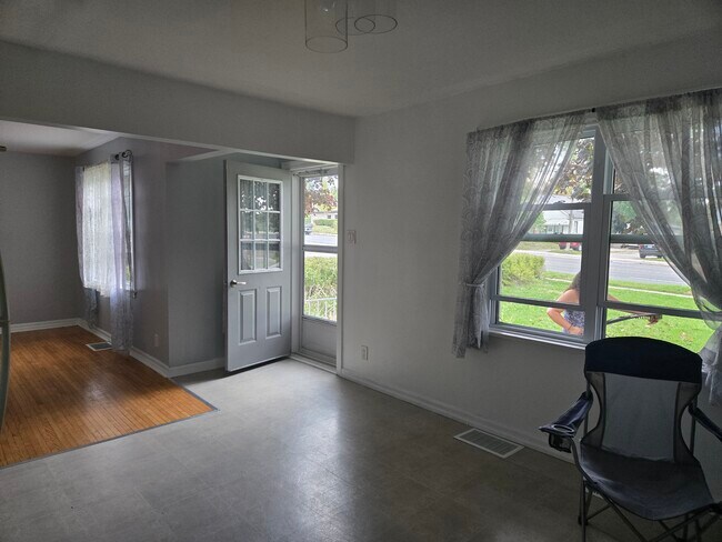 Photo du bâtiment - 338 Highland Rd