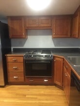 Building Photo - 175 Dillingham Hill Rd