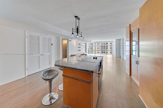 Building Photo - 6423 Collins Ave