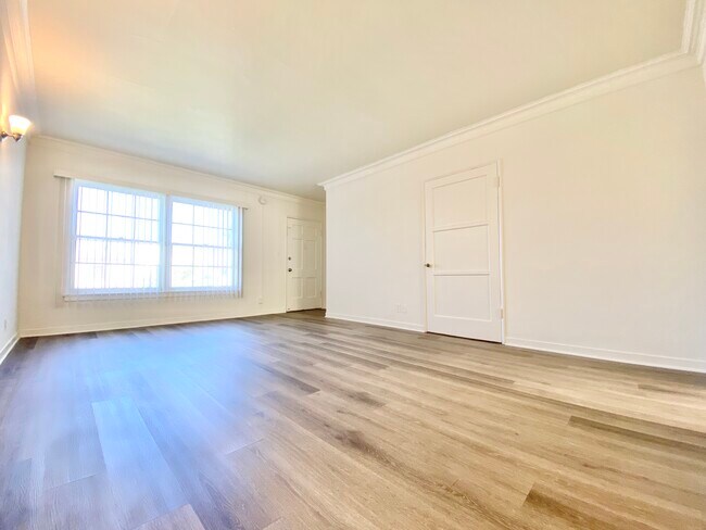 Foto del edificio - 1444 S Orange Grove Ave