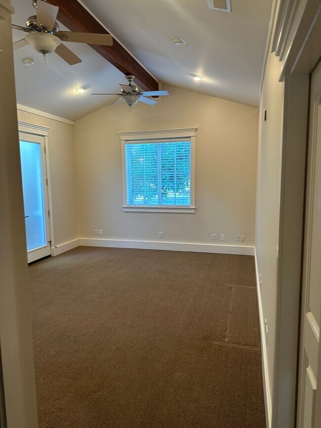 Foto del edificio - Buena Vista Rancher 4 bed /3 bath - Excell...