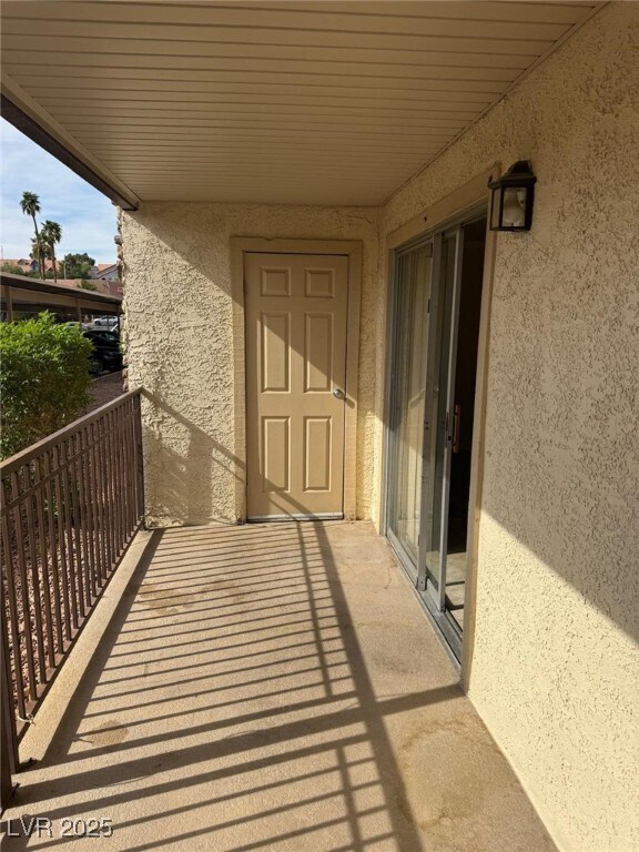 Foto del edificio - 5021 River Glen Dr