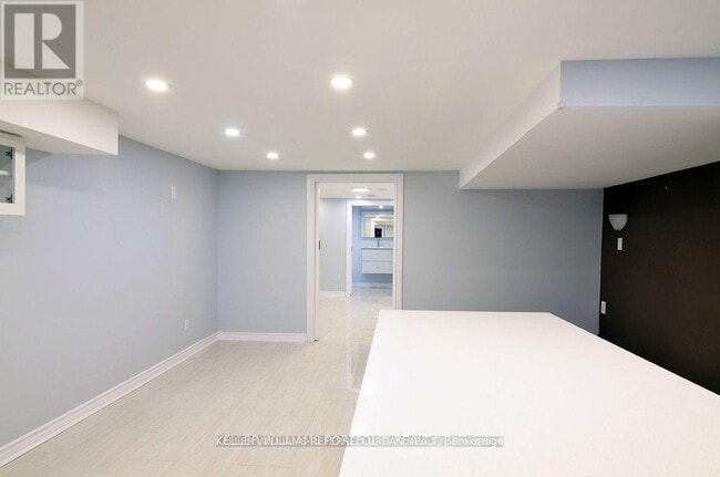 Building Photo - 431 Kingston Rd