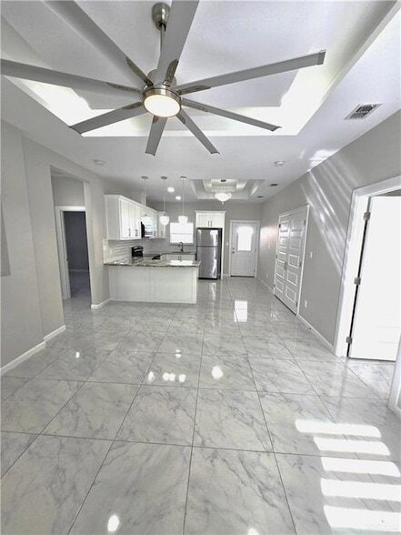 Foto del edificio - 1018 N Woodson Ave