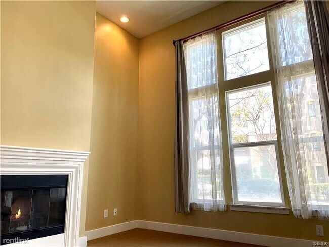 Building Photo - 2 br, 3 bath Condo - 6021 Dawn Crk Unit 2
