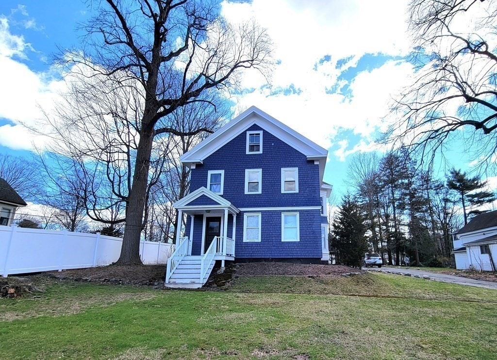 Primary Photo - 207 Pleasant St