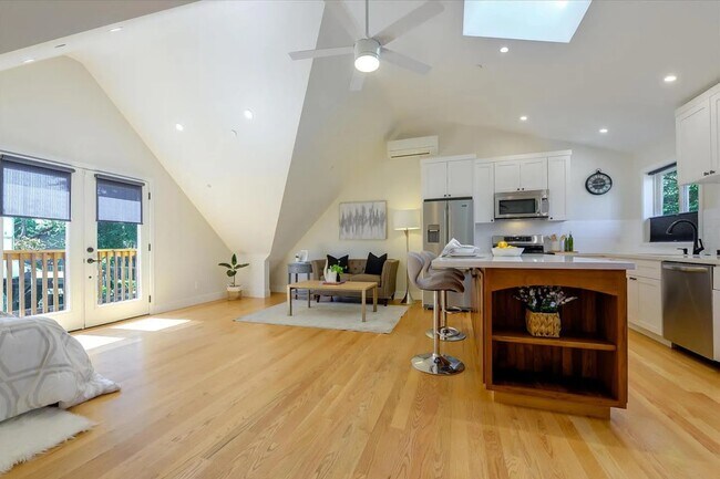 Foto del edificio - 421 Harrison Ave