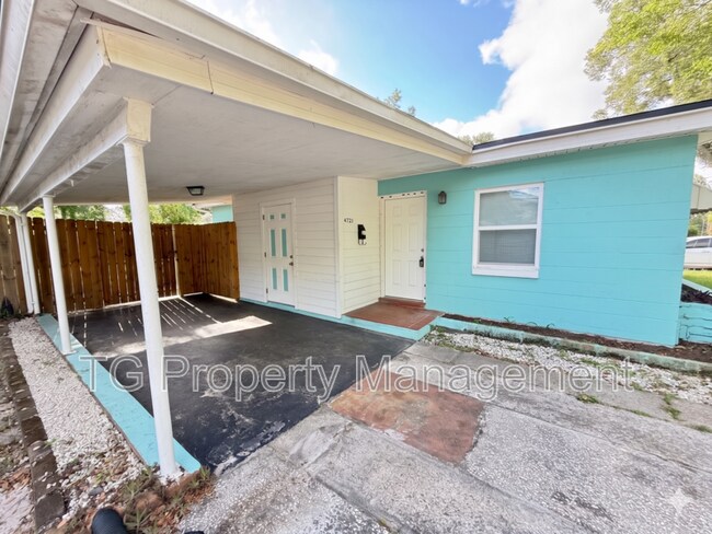 Building Photo - 4721 E Castlewood Dr
