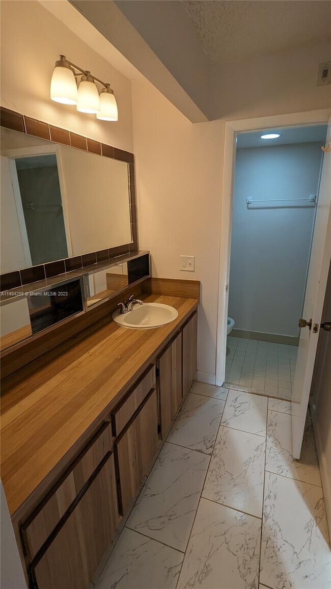 Foto del edificio - 2931 SW 87th Ter