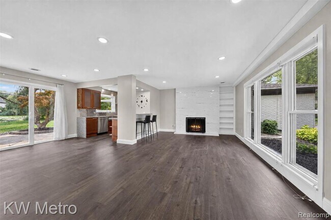 Foto del edificio - 4251 Derry Rd