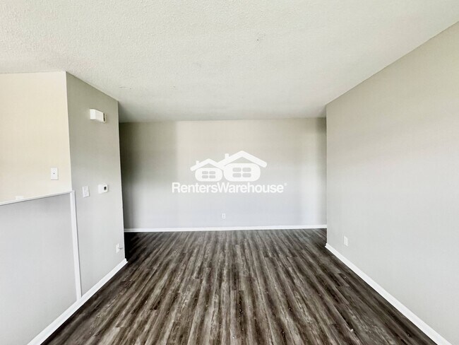 Foto del edificio - 110 NW College Ave