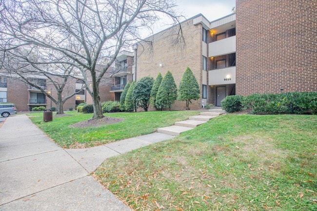 Building Photo - Lovely 1 BR/1 BA Condo in Silver Spring!
