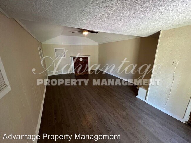Foto del edificio - 3 br, 1.5 bath House - 842 Alida Ave.