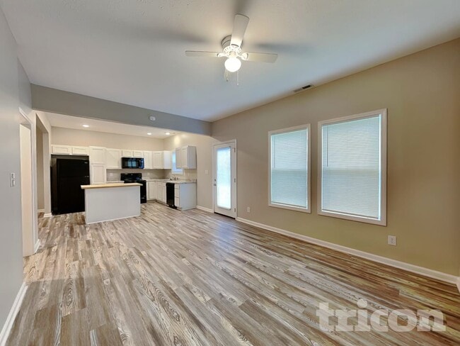 Building Photo - 1096 Tomahawk Pl