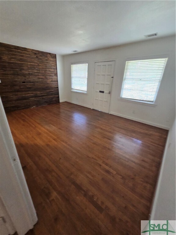 Foto del edificio - 329 E 63rd St