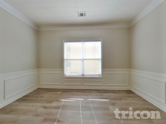 Foto del edificio - 2345 Village Green Dr