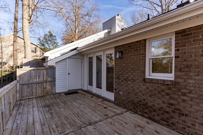 Unit B Private Deck - 4704 Courtside Plz